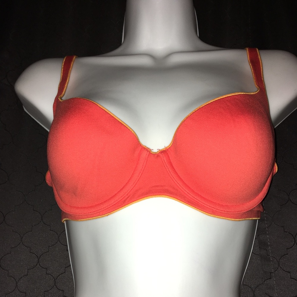 Body by Victoria's Secret 34B
